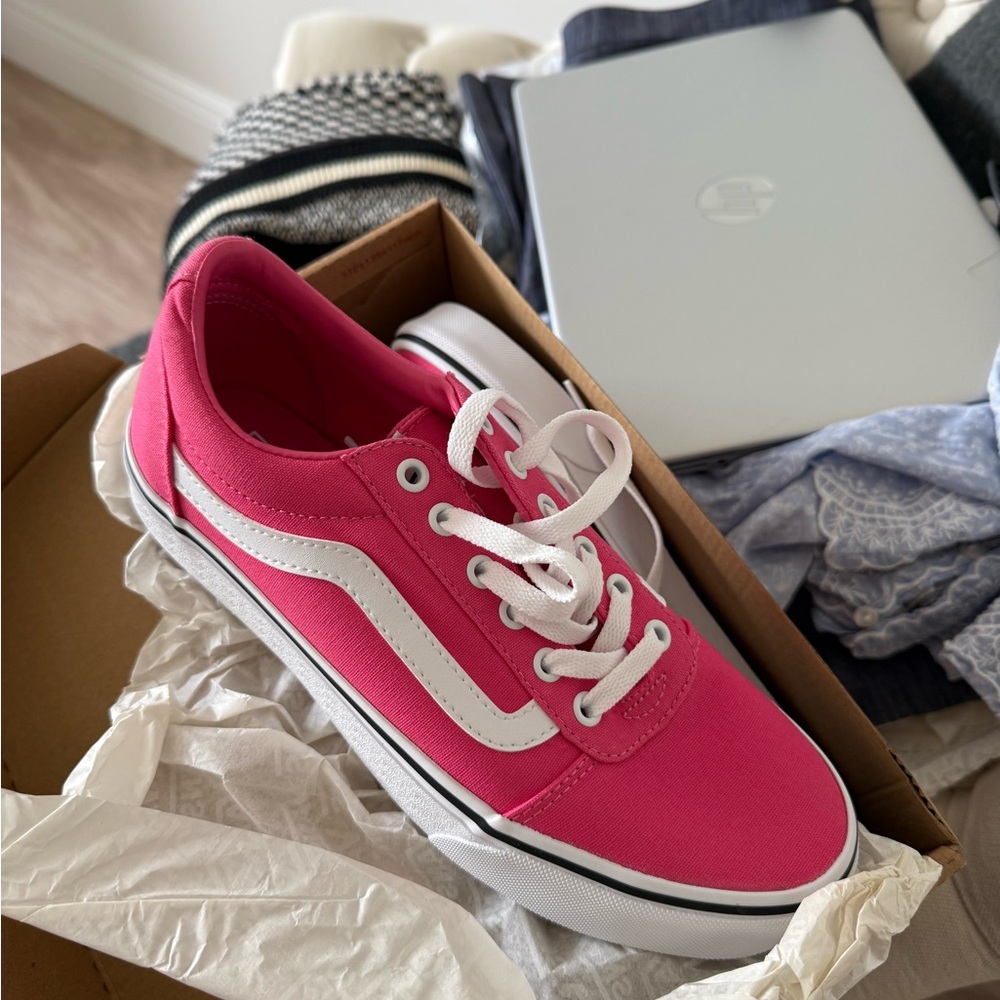 Vans Women's Fuchsia and White Sneakers